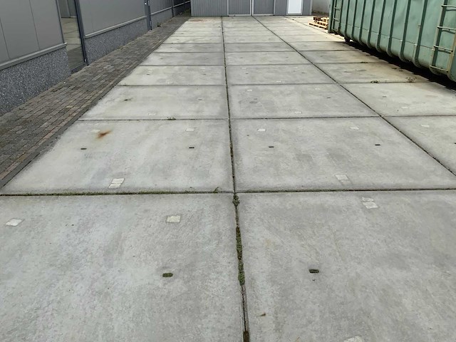 Betonnen vloerplaat (116x) - afbeelding 1 van  6