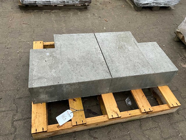 Betonnen zuil (2x) - afbeelding 1 van  2