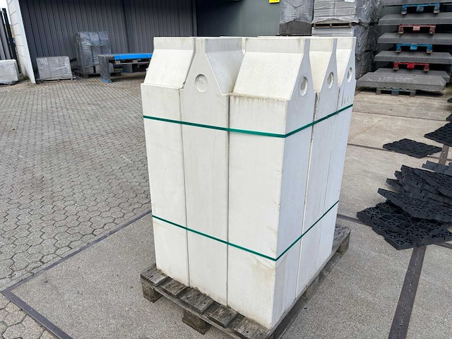 Betonpaal - canal houses iii - tuitgevel (10x) - afbeelding 2 van  3