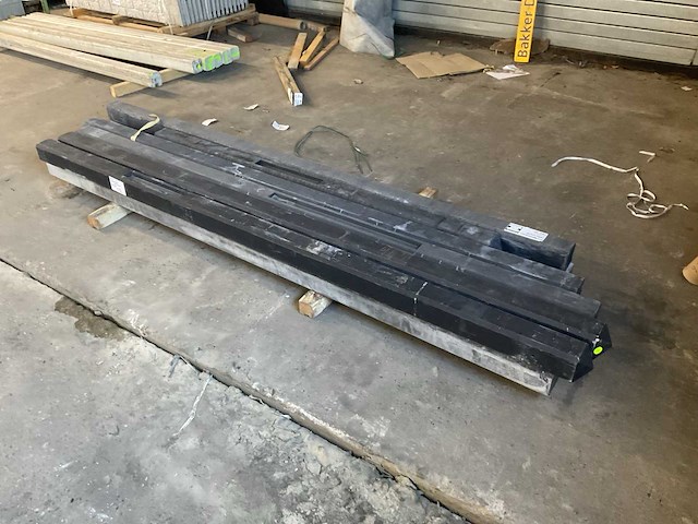 Betonpalen antraciet (12x) - afbeelding 1 van  6