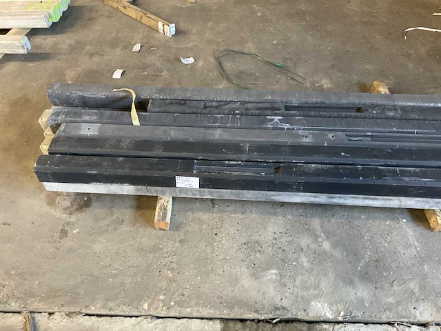 Betonpalen antraciet (12x) - afbeelding 3 van  6