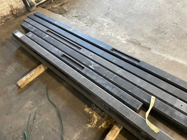 Betonpalen antraciet (12x) - afbeelding 5 van  6