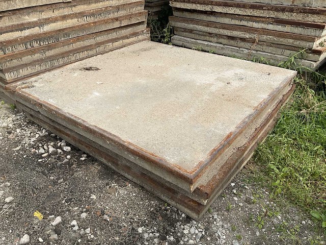 Betonplaat (2 x 2 mtr) (8x) - afbeelding 1 van  11