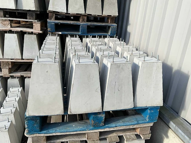 Betonpoer - grijs 25/25 x 15/15 x 35 cm h.o.h. 9cm m10 (10x) - afbeelding 4 van  4