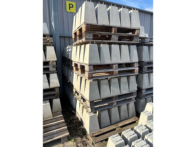 Betonpoer - grijs 25/25 x 15/15 x 35 cm h.o.h. 9cm m10 (220x) - afbeelding 6 van  8