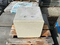 Betonpoer - grijs 40 x 40 x 40 cm h.o.h. 10 x 22 cm (1x) - afbeelding 3 van  6
