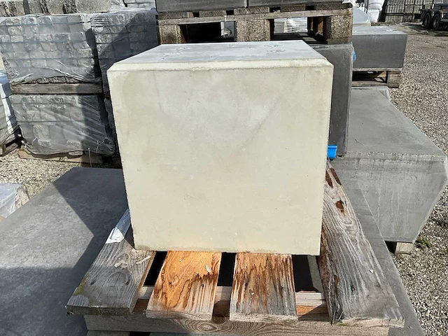 Betonpoer - grijs 40 x 40 x 40 cm h.o.h. 10 x 22 cm (1x) - afbeelding 5 van  6
