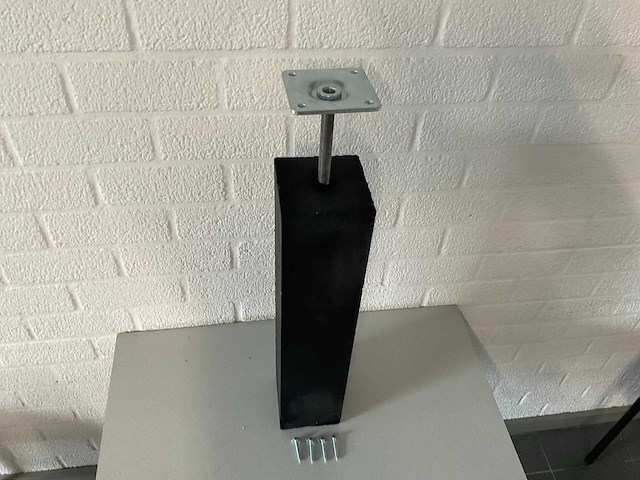 Betonpoer met montageplaat - m16 - 60x12x12 cm (12x) - afbeelding 4 van  5