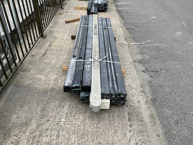 Betonsleufpaal diverse afmetingen (11x) - afbeelding 1 van  4