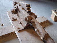 Beton/staal knipper op blok - afbeelding 4 van  4