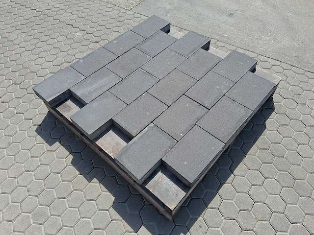 Betonstenen (ca. 216m²) - afbeelding 1 van  3