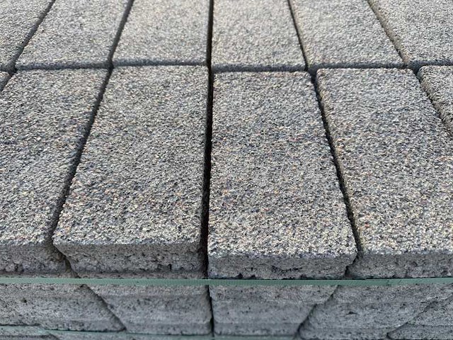 Betonstenen (ca. 37,46m²) - afbeelding 1 van  5
