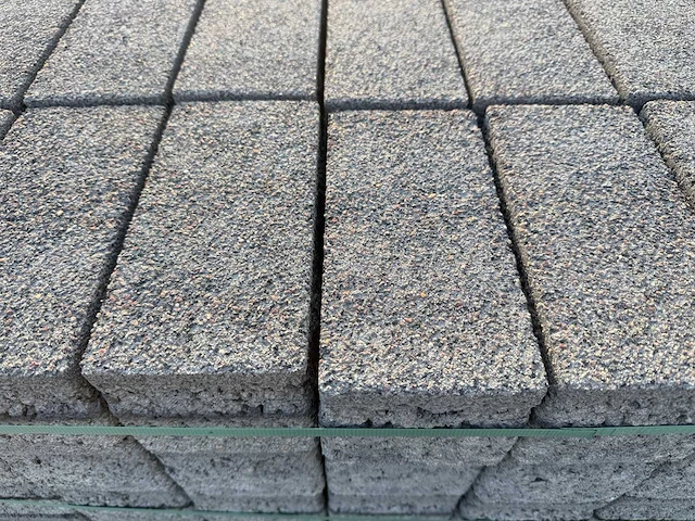 Betonstenen (ca. 37,46m²) - afbeelding 1 van  5