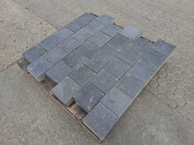 Betonstenen (ca. 39,2m²) - afbeelding 1 van  3