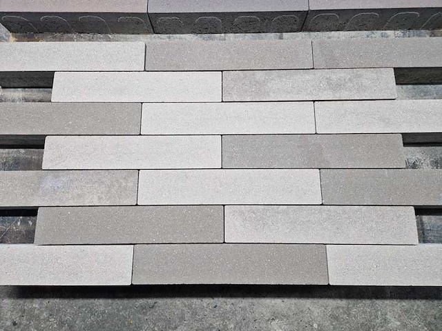Betonstenen (ca. 42.8m²) - afbeelding 2 van  2