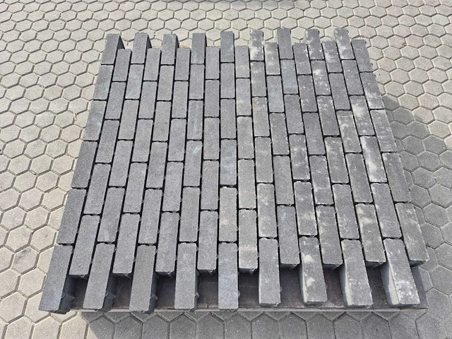 Betonstenen (ca. 43m²) - afbeelding 3 van  3