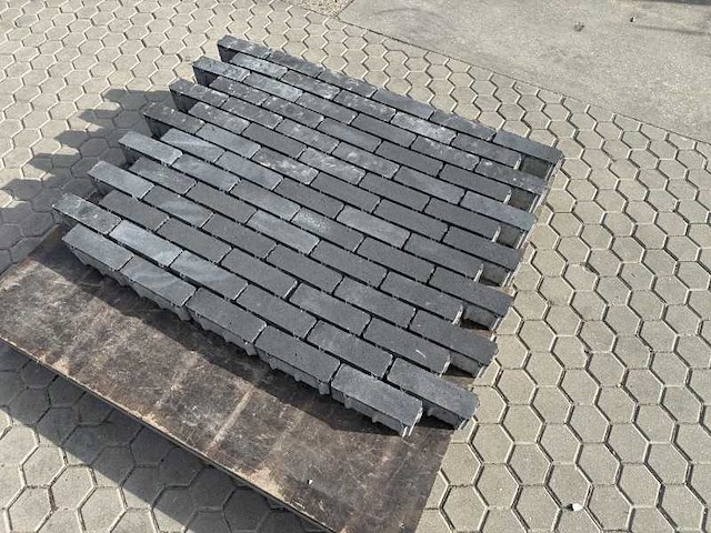 Betonstenen (ca. 45,3m²) - afbeelding 1 van  4
