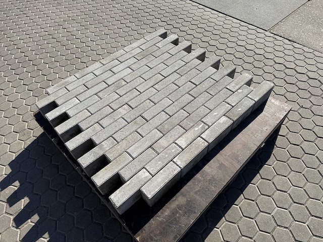 Betonstenen (ca. 46,62m²) - afbeelding 1 van  3