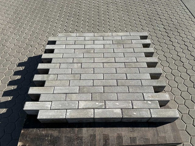 Betonstenen (ca. 46,62m²) - afbeelding 2 van  3