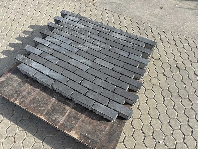 Betonstenen (ca. 57,6m²) - afbeelding 2 van  4