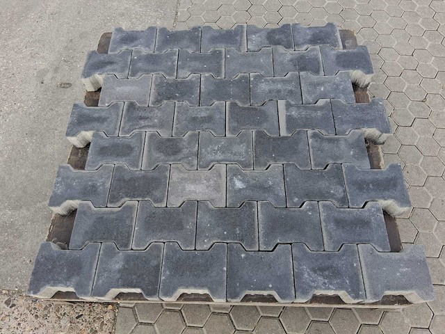 Betonstenen (ca. 60m²) - afbeelding 1 van  4