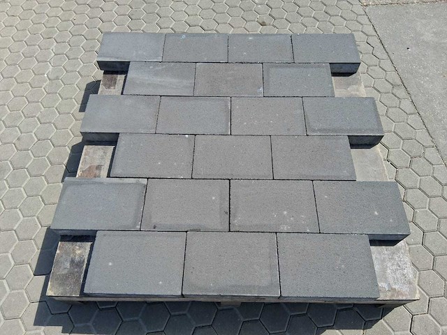 Betonstenen (ca. 86,4m²) - afbeelding 2 van  3
