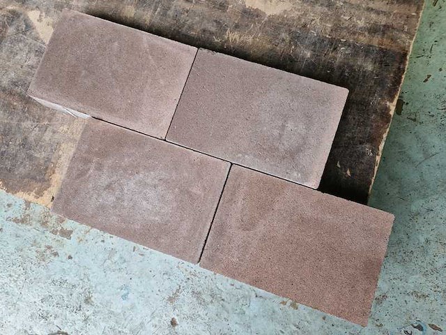 Betonstenen voor de tuin (ca 12m²) - afbeelding 1 van  2