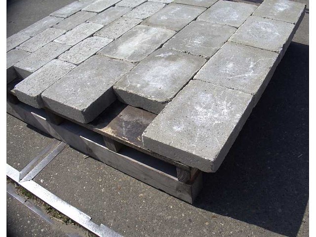 Betonstenen voor de tuin (ca. 29.16m²) - afbeelding 1 van  2