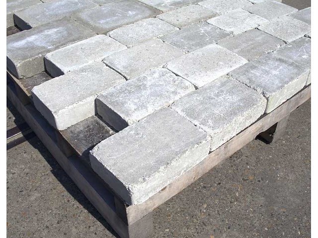 Betonstenen voor de tuin (ca. 48.6m²) - afbeelding 1 van  1