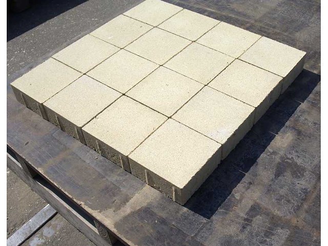 Betonstenen voor de tuin (ca. 75.6m²) - afbeelding 1 van  2