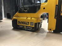 Betontacker, 2x koffer, 1x accu, 1x lader, spijkers dewalt - afbeelding 9 van  10