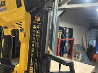 Betontacker, 2x koffer, 1x accu, 1x lader, spijkers dewalt - afbeelding 10 van  10