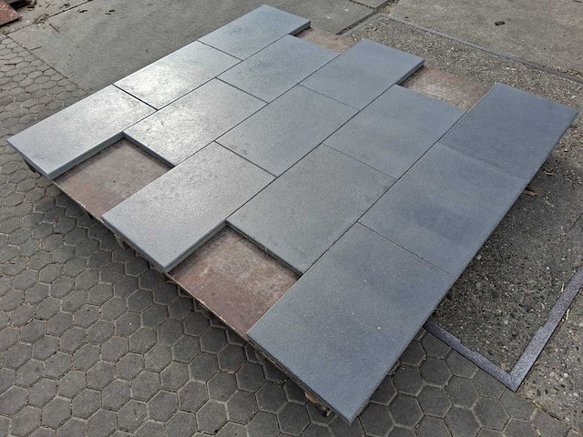 Betontegels voor de tuin (ca. 144m²) - afbeelding 1 van  4