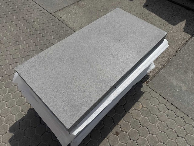 Betontegels voor de tuin (ca. 23,04m2) - afbeelding 1 van  5