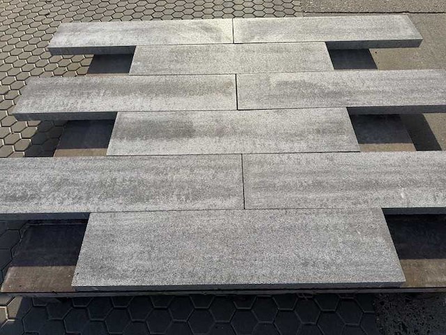 Betontegels voor de tuin (ca. 34,56m2) - afbeelding 1 van  5