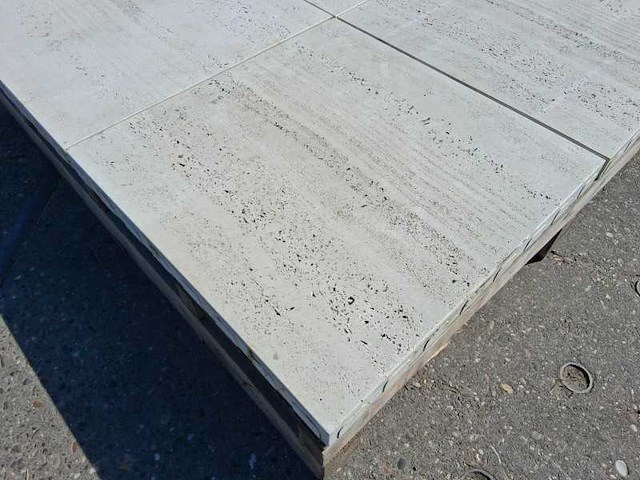 Betontegels voor de tuin (ca. 72m²) + opsluitbanden (ca. 30 stuks) - afbeelding 6 van  7