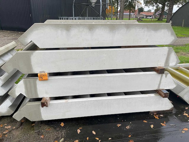 Betontrappen 1900-2250x1000x260mm (4x) - afbeelding 1 van  3