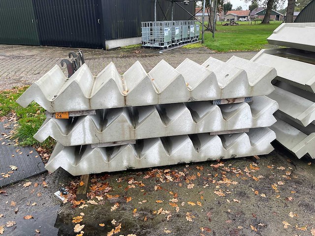 Betontrappen 2230x800x260mm (3x) - afbeelding 1 van  3