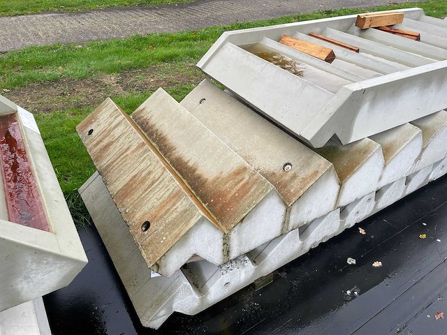 Betontrappen diverse afmetingen (3x) - afbeelding 2 van  3