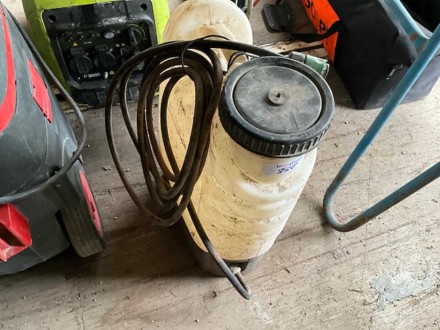 Betonzaag watertank - afbeelding 4 van  4