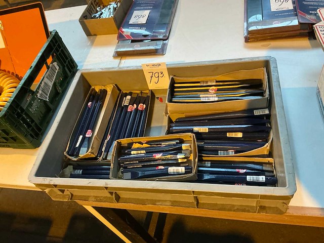 Betts tools beitels in plastic krat - afbeelding 1 van  4