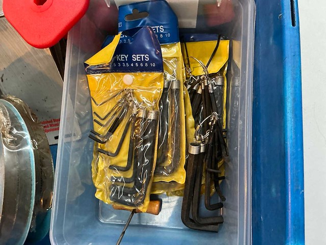 Betts tools handgereedschap in plastic krat - afbeelding 2 van  5