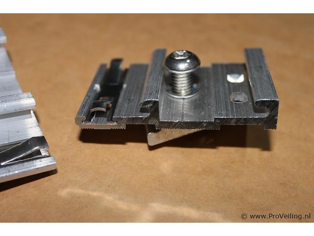 Beugel voor inlegsysteem met bout en moer - 200 stuks - afbeelding 3 van  4