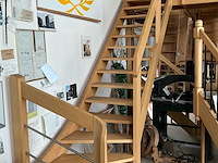 Beuk trap met 15 treden en leuning. nieuw beuken nieuwe trap. - afbeelding 1 van  5