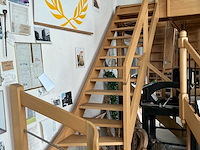 Beuk trap met 15 treden en leuning. nieuw beuken nieuwe trap. - afbeelding 2 van  5