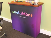 Beurstafel met afmeting 107 x 40 x 105 cm. - afbeelding 1 van  2