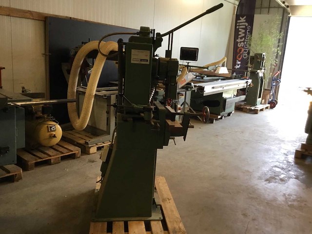 Beuving kfn kettinfrees verticale freesmachine - afbeelding 6 van  9