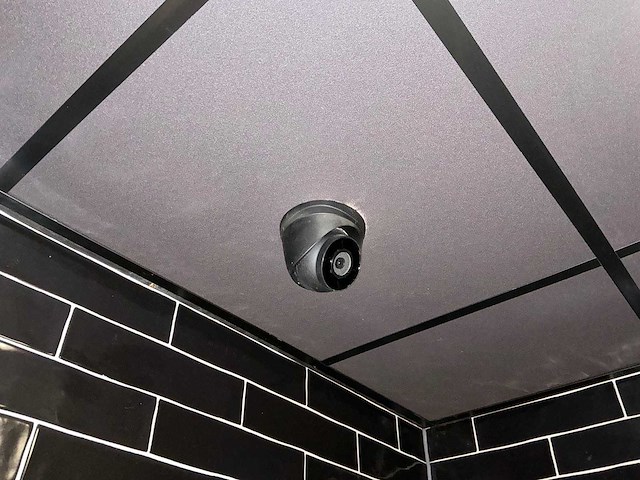 Beveiligingscamera set - afbeelding 2 van  2