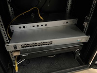 Beveiligingscamera's en serverkast - afbeelding 5 van  9