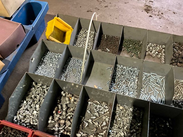 Bevestiging- en afbouw materialen - afbeelding 9 van  9